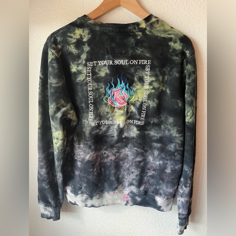 Blind Rooster Sweatshirt Medium Pullover Tie Dye Floral Embroidered Crewneck